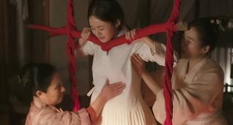 古代女人生孩子的时候，接生婆为何一直要热水？
