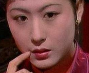 红楼梦中鲍二家的是怎么死的？背后与贾府有何联系？