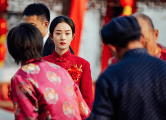 《幸福到万家》赵丽颖饰演何幸福，与郑晓龙导演再次合作，