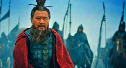 夏侯惇和曹仁都是曹操信任的大将，两人的能力有何高低之分？