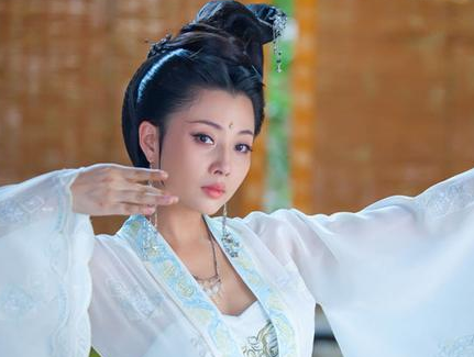唐玄宗想要纳杨贵妃时为何先让她当道士 李隆基为何曲线纳妃