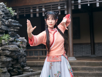 《飞狐外传》海铃饰演镖局之女马春花，人物设定如何？