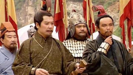 诸葛亮入川后，关羽为什么不能动，就得留在荆州？