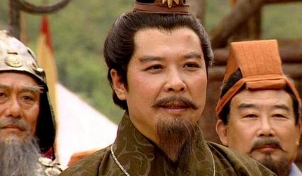 刘备入川前之所以不攻打襄樊，主要是哪两个原因？