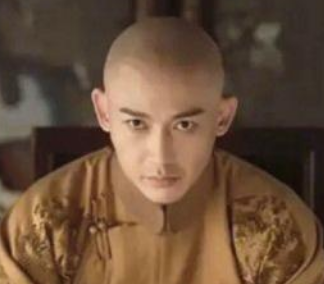 历史上令妃如何受宠却没能成为皇后，是因为什么？