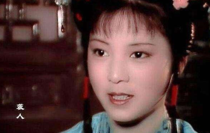 花袭人为何会突然行径大变，不再伺候贾宝玉晚上睡觉？