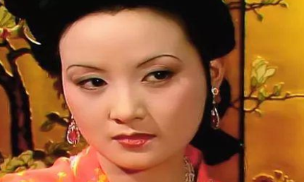 让刘姥姥好奇的东西是什么？它如何预示王熙凤的下场？