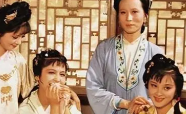 《红楼梦》一直温温柔柔的李纨怎么敢找凤姐的茬儿？