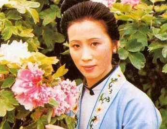 红楼梦中，李纨为什么选择与杏树为伍？