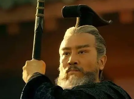 曹操和司马懿都是权臣,子孙登基 两人之间有什么不同