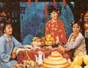 红楼梦中贾兰母子儿子在贾府抄家后是如何对待众人的？