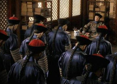 古代后宫有宫女和妃子 皇帝为什么还用太监伺候自己