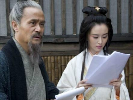 诸葛亮用八阵图困住陆逊 诸葛亮的岳父为何要放走陆逊