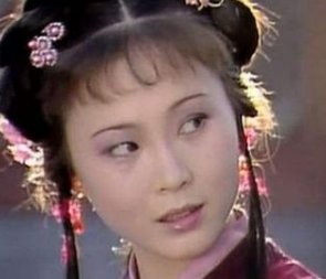 红楼梦中小红去了怡红院后待遇如何？为何过得不好？