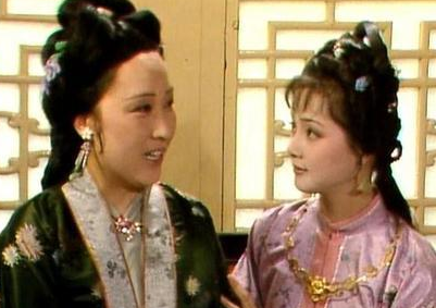 《红楼梦》里曹雪芹用薛姨妈的丫头讽刺了薛家人