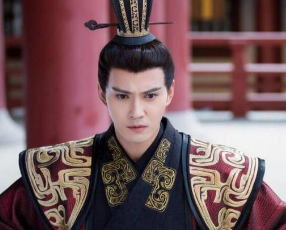 宇文护被杀前，宇文邕为何让他朗读《酒诰》？