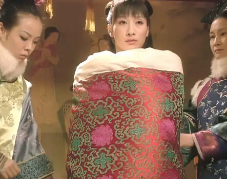 古代妃子在侍寝皇帝之前 妃子为什么都要光身子被抬进去