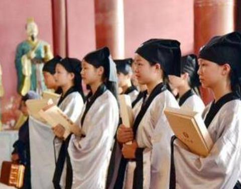古代南方的学子想进京赶考，路上要花费多长时间？