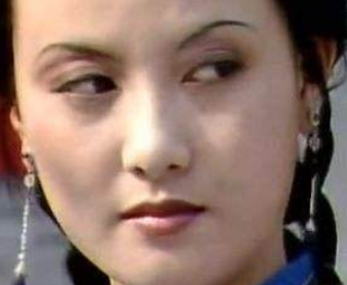 红楼梦王熙凤每个月的薪资如何？为何比李纨还少