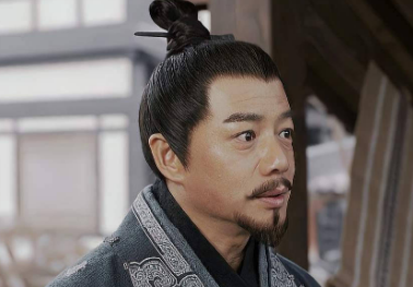 吕不韦为什么要将嫪毐送入宫中？他的目的是什么？