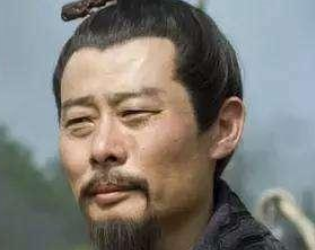 在三国时期，真正决定东吴战略的都有哪些人?