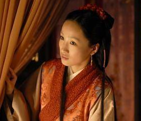 红楼梦中宝玉与四儿之间是什么关系？书中是如何描写的