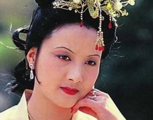 红楼梦中将管理权交给凤姐。王夫人是心甘情愿的吗？