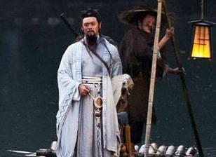 在刘备与曹操之间，张鲁为什么选择曹操？