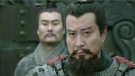 曹操为何不让手下猛将出战华雄？难道是怕打不赢吗？