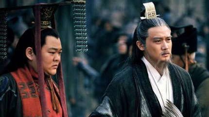 诸葛亮临死前不杀了黄皓，主要是因为哪两个原因？