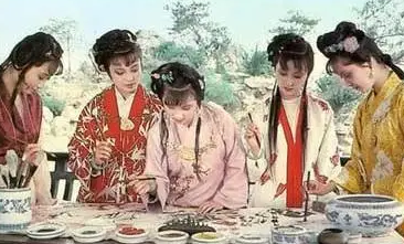 《红楼梦》薛宝钗根本不像表面那么善解人意，霸道抢夺惜春的权