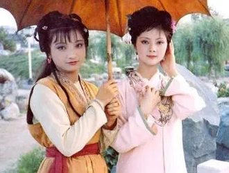 袭人为何不让晴雯、麝月等人为宝玉做鞋，反而请湘云宝钗帮忙呢？
