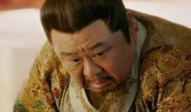 当众大臣都在拍朱高炽马屁的时候，杨士奇是怎么做的？