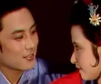 红楼梦尤二姐受到欺辱时，为何会选择默默承受？