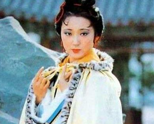 红楼梦中的一场冬日斗篷盛宴，背后有什么样的讲究?