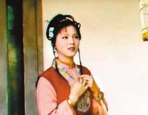 红楼梦中王夫人心中的姨娘之选是谁？她是如何笼络袭人的？