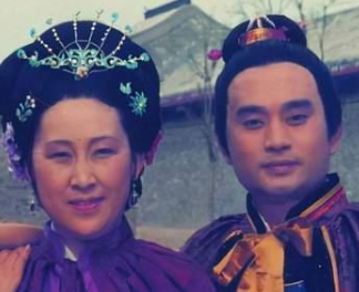 红楼梦中薛蟠的性格如何?他为何打死冯渊？