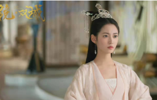 《镜双城》白璎喜欢谁？白璎剧中人设介绍