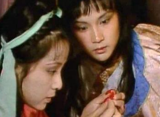 红楼梦中晴雯最后悲惨离世，到底是得罪了谁?