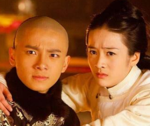 历史上嘉庆皇帝的真实死因是什么？被雷劈死的吗？