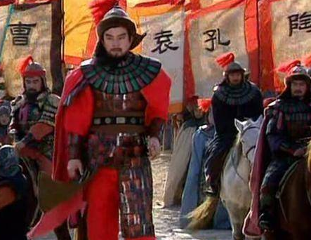 十八路诸侯是曹操号召起来的吗 曹操的地位有那么高吗