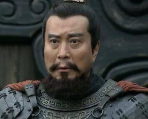 虎牢关下，曹操让关羽出战的原因是什么？