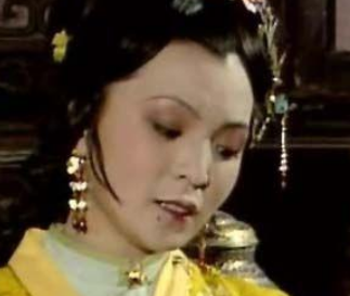 红楼梦薛姨妈为何要将香菱卖给人牙子？