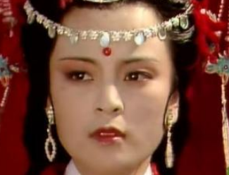 红楼梦红探春在贾府的境遇怎么样？是如何描写的？