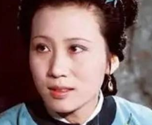 红楼梦中王夫人与李纨之间的关系怎么样？