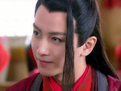 《梦华录》陈晓饰演顾千帆，是个不折不扣的古装美男