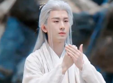 《沉香如屑》网传在暑期播出，成毅的造型惊为天人