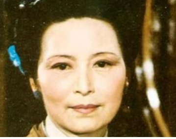 红楼梦贾母不喜欢袭人的原因是什么？与王夫人有关？