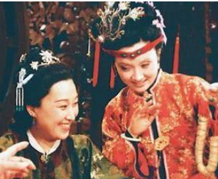 红楼梦中王夫人对王熙凤的态度怎么样？