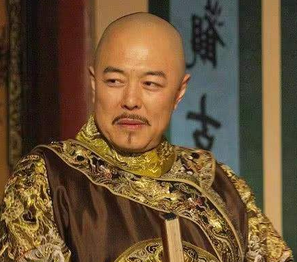 和珅的官场履历到底是什么样的 乾隆为什么要宠幸和珅